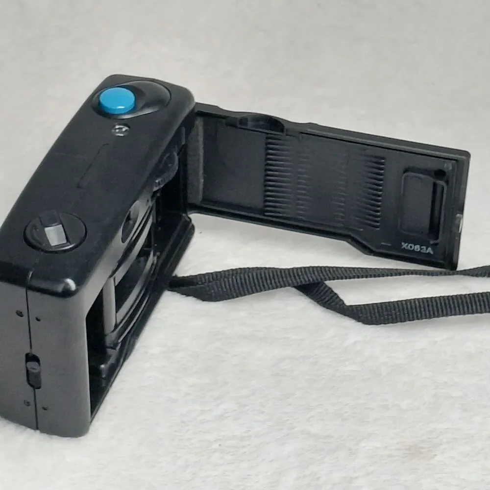 Vintage Ansco Pix Panorama 35mm Point & Shoot Film Camera Black With Case TESTED
